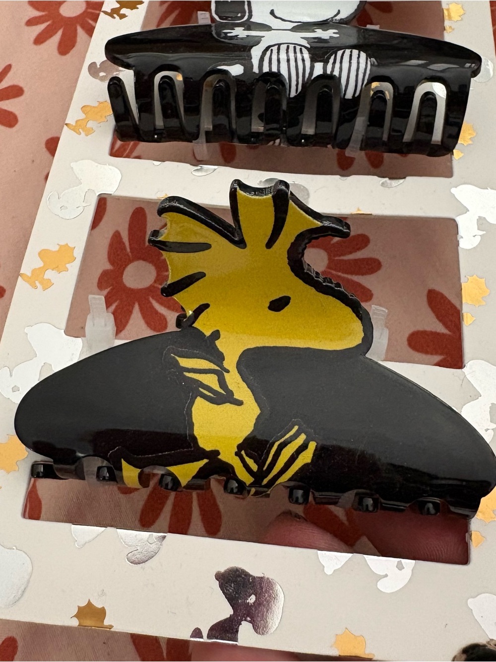 Peanuts Black and Yellow Snoopy & Woodstock Claw Clips - Picture 5 of 5